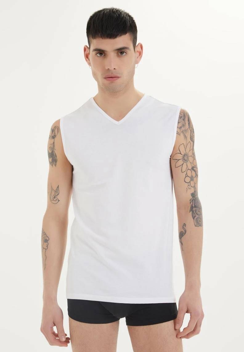 V-Neck - Top - White 1 V-Neck - Top - White