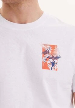 Print Chest - T-Shirt Print - White Orange 7 Print Chest - T-Shirt Print - White Orange -Westmark London 05a8683fe8e54a50851e938697d9af40