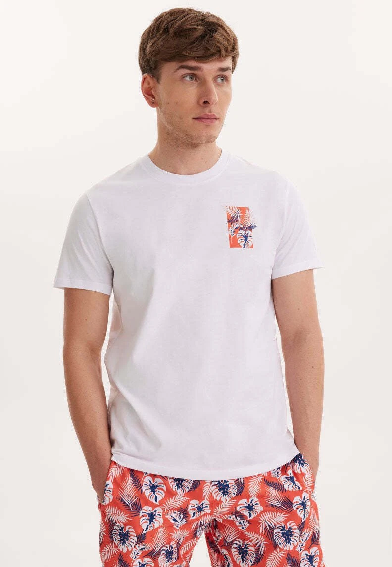 Print Chest - T-Shirt Print - White Orange 1 Print Chest - T-Shirt Print - White Orange