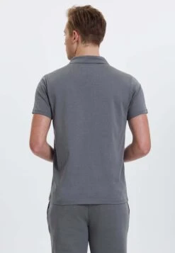 Vital- Poloshirt - Quiet Shade 6 Vital- Poloshirt - Quiet Shade -Westmark London 0c0cae3135104cfdb72bbf98e2c24226