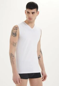 V-Neck - Top - White 6 V-Neck - Top - White -Westmark London 2dd59408936446ac996885243b27f620
