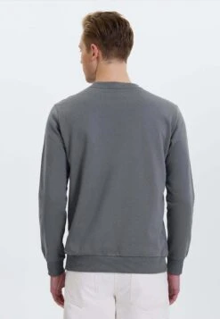 Sweater - Quiet Shade -Westmark London 387dbd61b4fc4a05b72f6e4246f27556