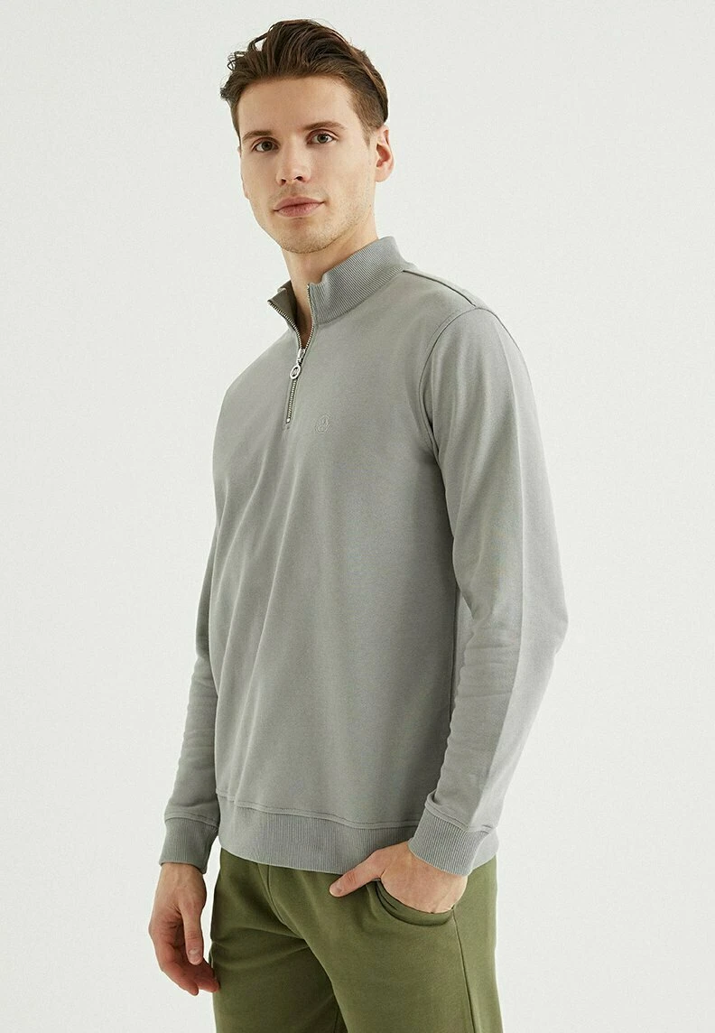 Core Half Zip - Sweater - Griffin