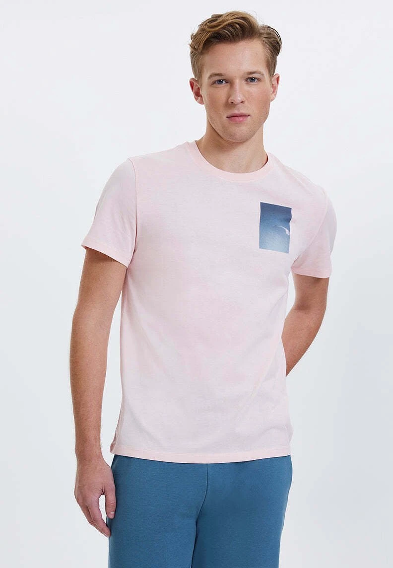 Wmalone Fly Tee - T-Shirt Print - Strawberry Cream 1 Wmalone Fly Tee - T-Shirt Print - Strawberry Cream