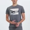 Wmwinter River Tee - T-Shirt Print - Quiet Shade